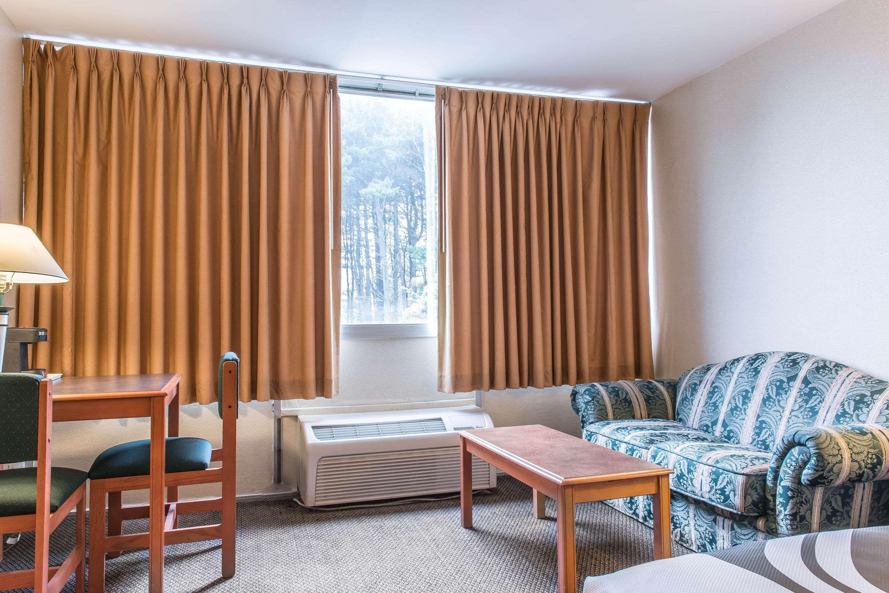 Quality Inn Hermitage Exteriör bild